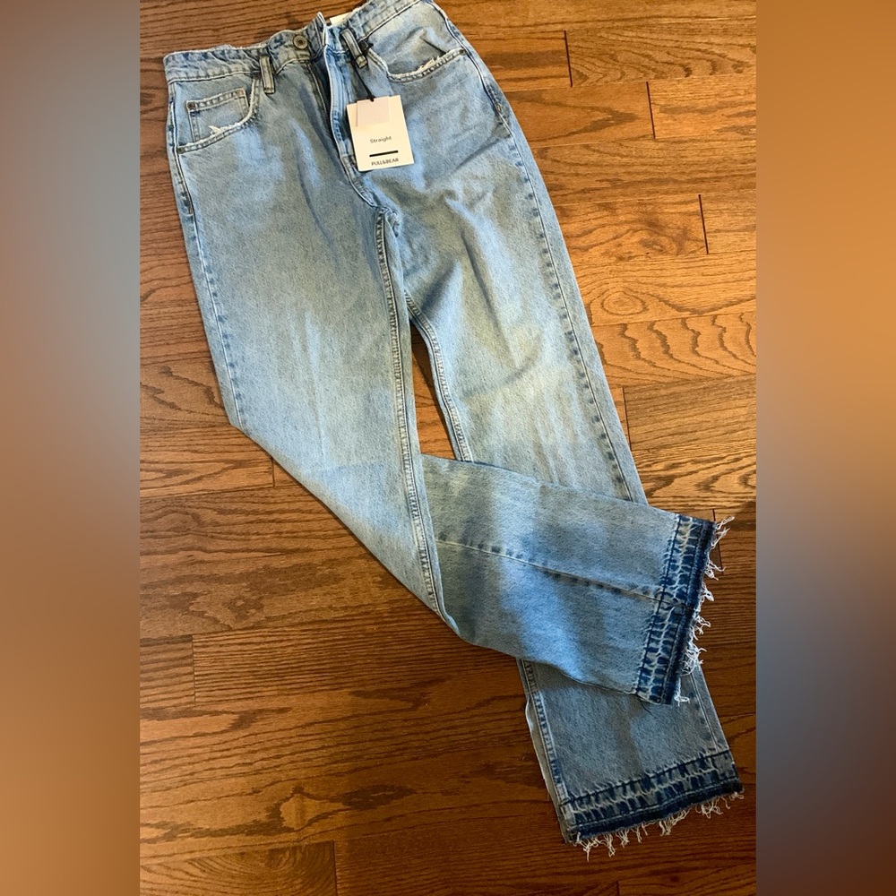 Pull&Bear Light Wash Straight Leg Jeans Ctr Seam Ankle Slits Raw Hem Hi-Lo Waist